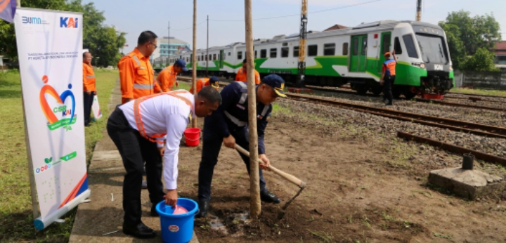 KAI Daop 8 Surabaya Intensifkan Gerakan Satu Juta Pohon