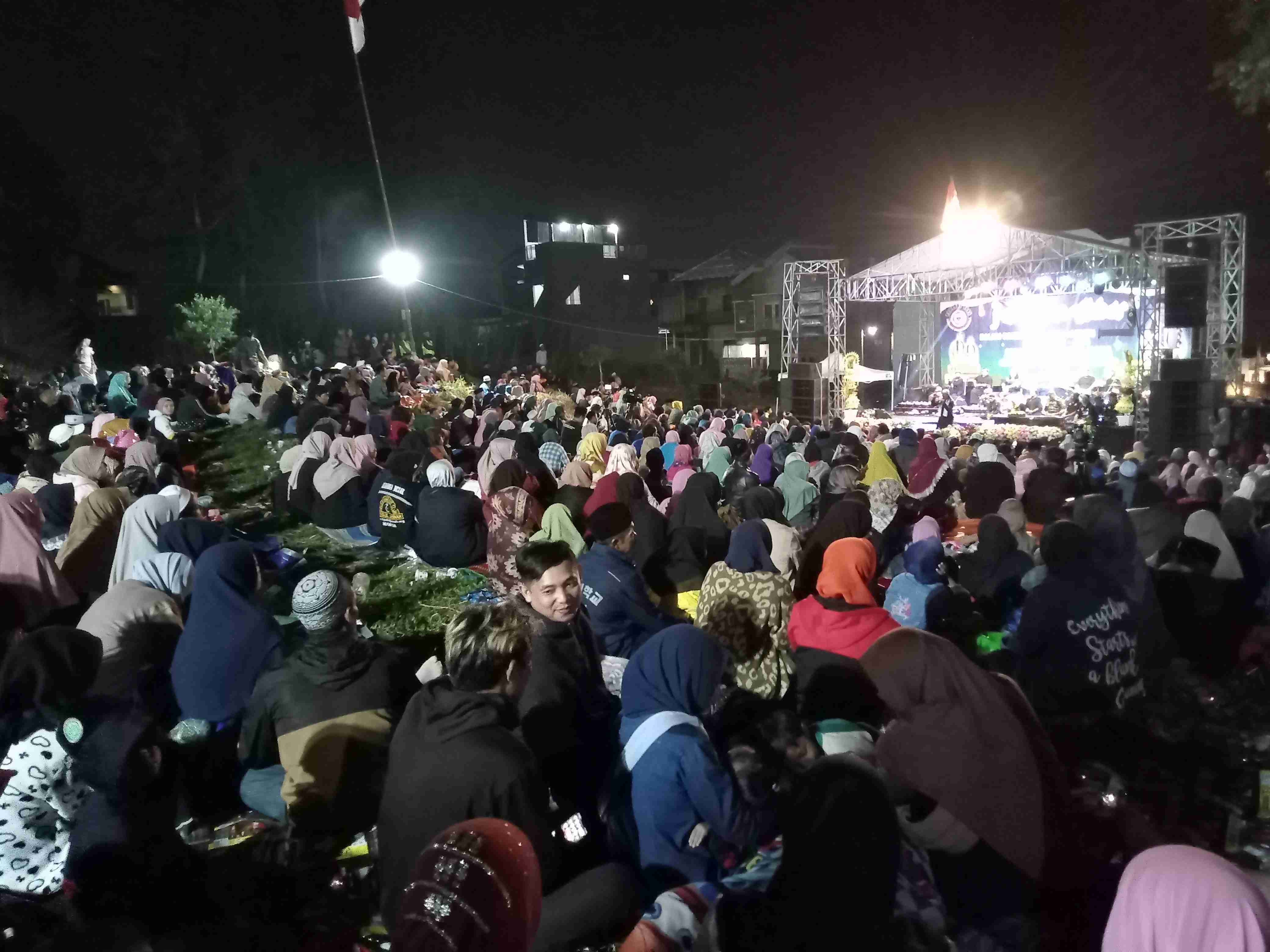 Anniversary Perdana Sambung Roso, Ribuan Jamaah Meluber
