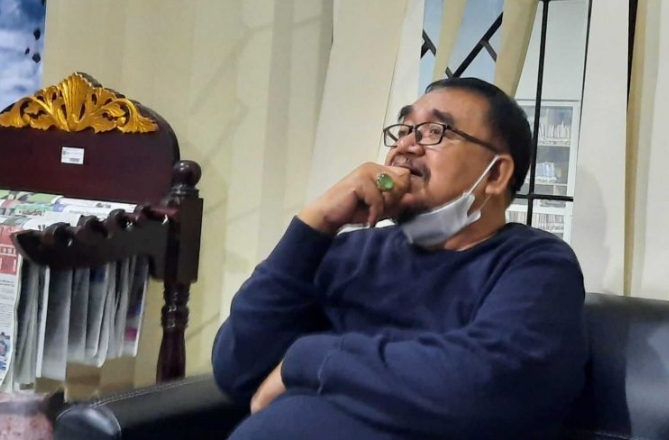 Harapan Budayawan Kota Batu Untuk Bacakada Rizal Buah Tangan