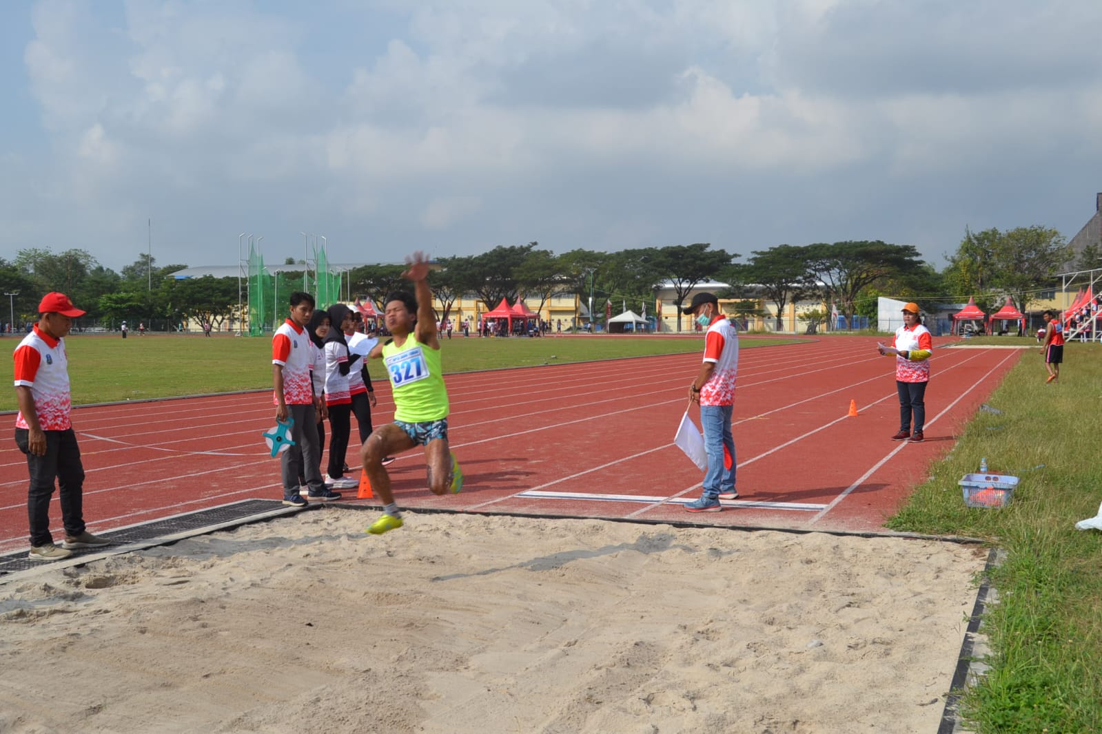 Atlet Lompat Jauh Daksa NPCI Kota Batu Sumbang Emas Pertama di Peparprov II Jatim