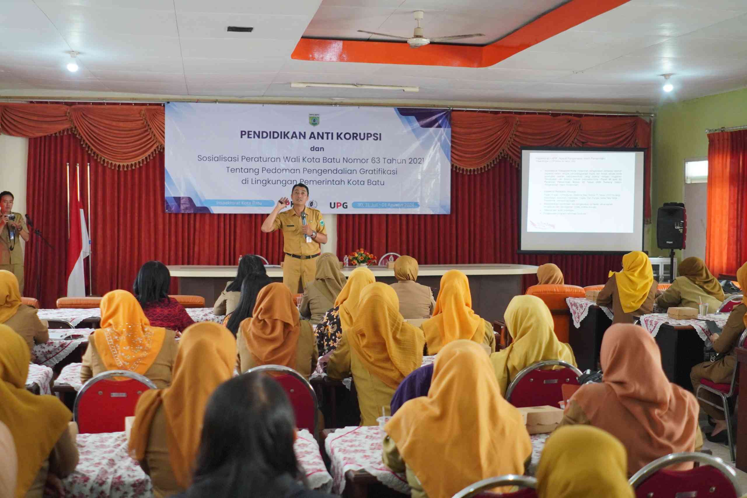 Kepsek dan Bendahara Sekolah Pengguna Bosda, Dapat Edukasi Anti Korupsi Dari Inspektorat Batu