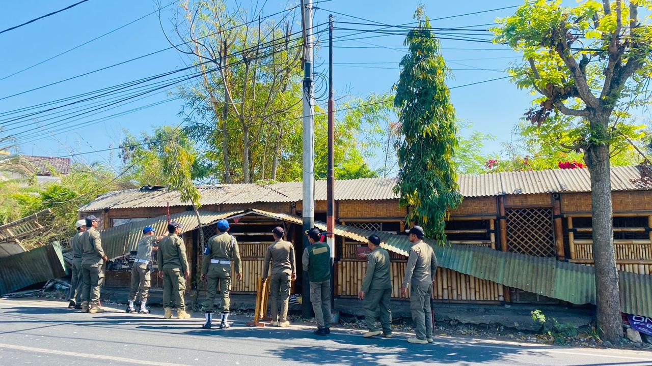 Penertiban Baliho dan PKL Kembali Dilakukan Satpol PP Batu