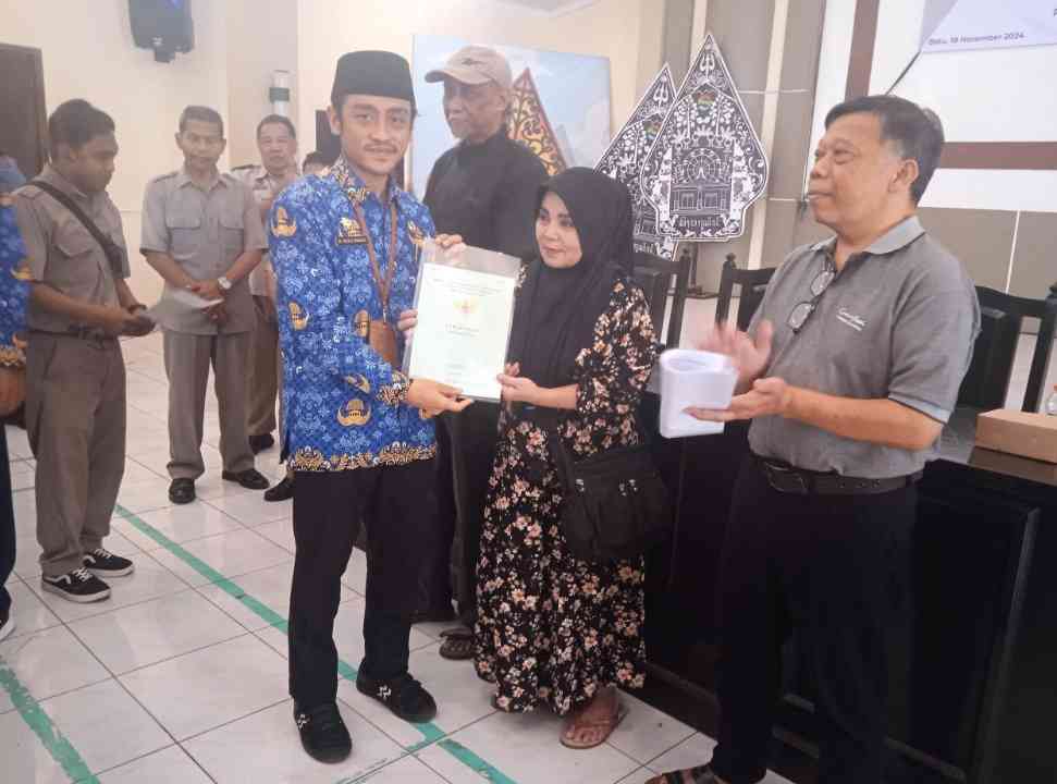 BPN Kota Batu Bagikan 505 Sertipikat Jalur PTSL Bagi Masyarakat Kelurahan Sisir