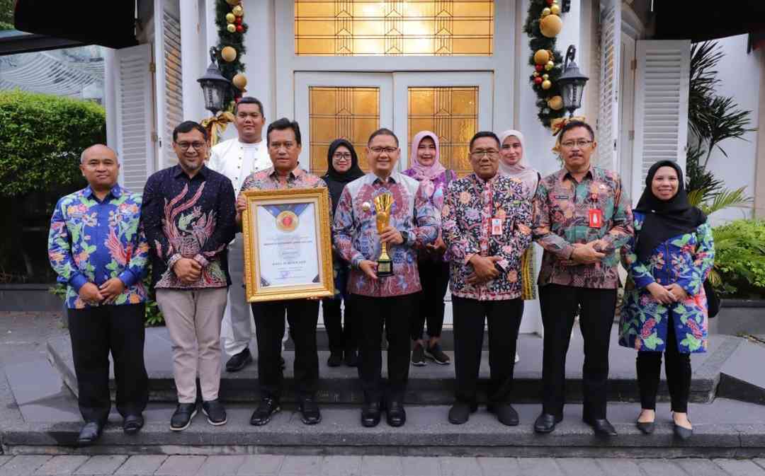 Kegemaran Mengumpulkan Penghargaan Terus Dilakukan Pj Wali Kota Batu