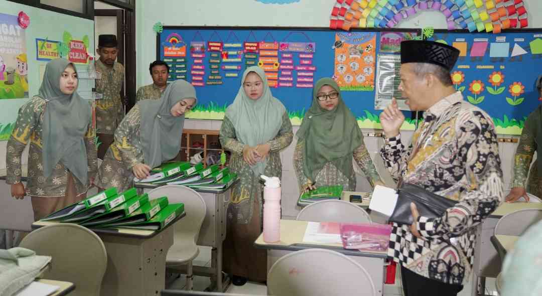 MI Khadijah Malang Menuju Sekolah Adiwiyata, Siapkan Monitoring Persiapan