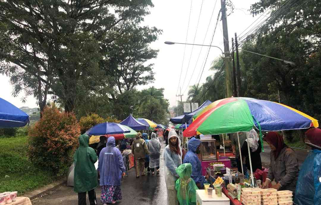 Pasar Takjil Ramadhan OMA Kampus Malang: Ramai di Awal, Sepi di Tengah Bulan