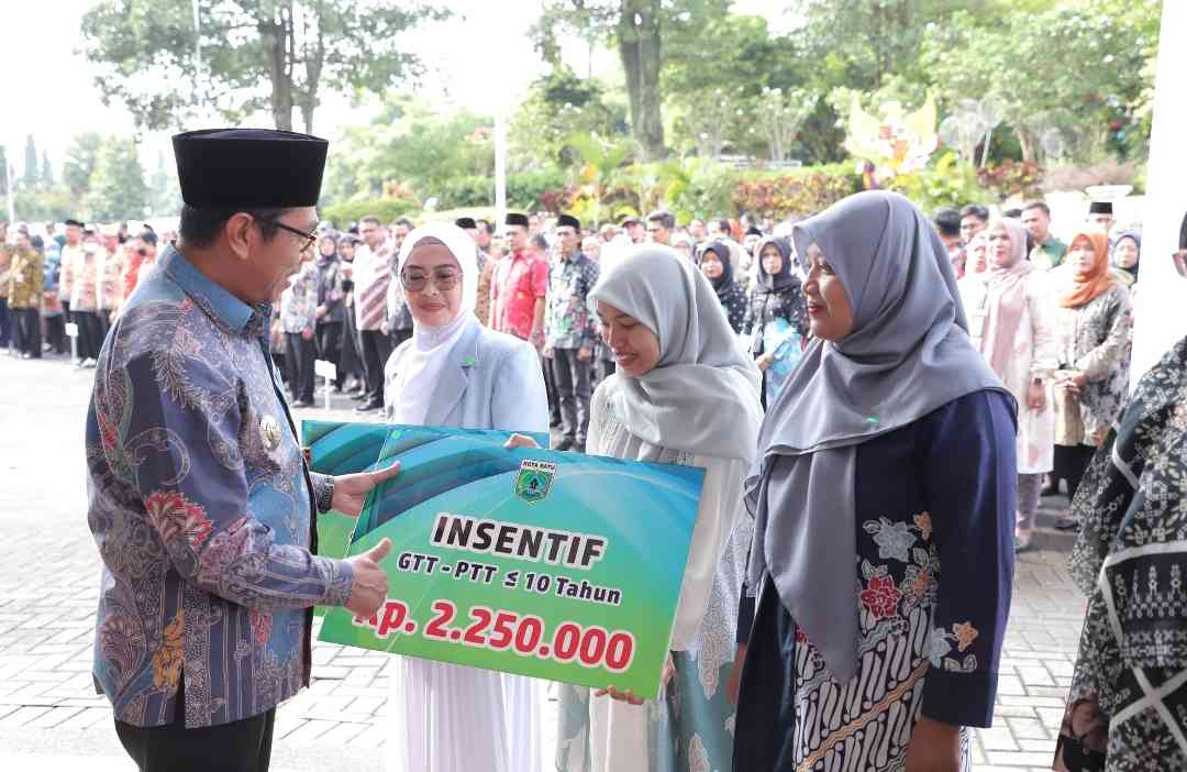 Para GTT PTT, Guru Keagamaan dan Hafidz Menerima Insentif dari Pemkot Batu