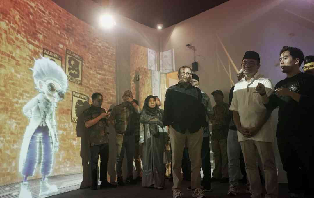 Rektor UMM Nazaruddin Malik, Ketua BPH UMM sekaligus Penasihat Presiden Muhadjir Effendy, serta CEO Teka Teki World, Anung Suparno. Sabtu (29/3/2025). (Humas for JN)