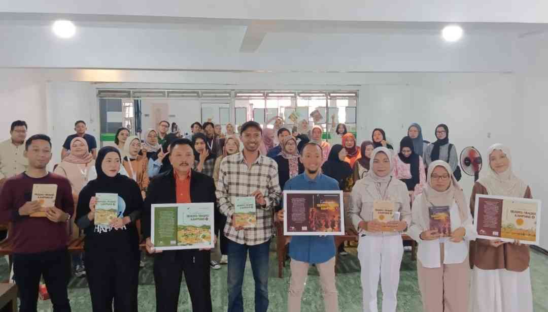 CoE Perbukuan UMM Luncurkan Ensiklopedia Tradisi Kampung