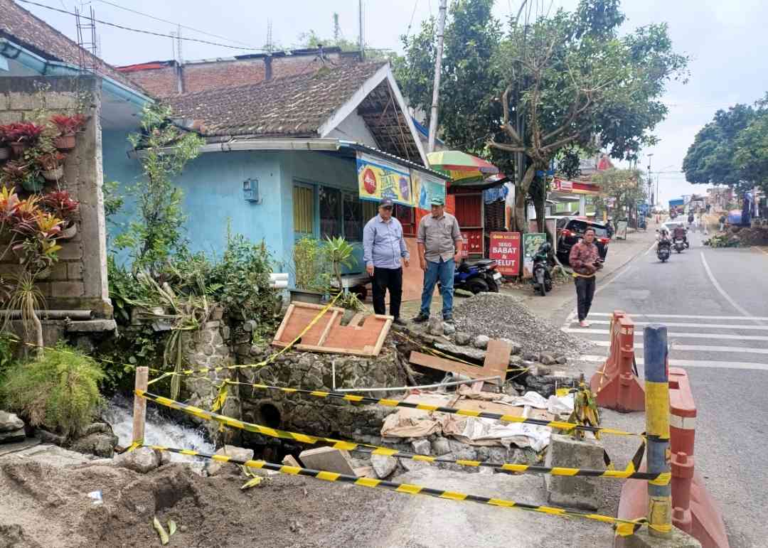 Menjelang Nataru DPUPR Kota Batu Berbenah Demi Kenyamanan dan Keamanan Wisatawan