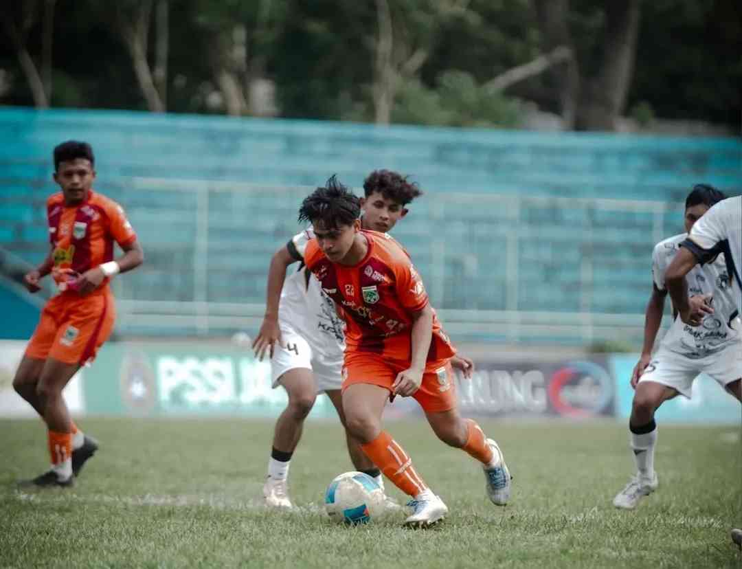 Persaingan Sengit Liga 4 Jatim: Persikoba dan Triple’S Kediri Lengkapi Daftar Delapan Besar