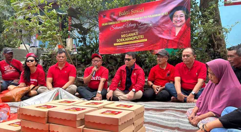 DPC PDI Perjuangan Kota Batu Bedah Rumah Lansia Peringati HUT ke-53 Partai