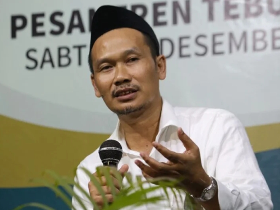 Gus Baha: Meninggalkan Salat Lima Waktu Dosa Besar, Puasa Tanpa Salat Bisa Sia-sia
