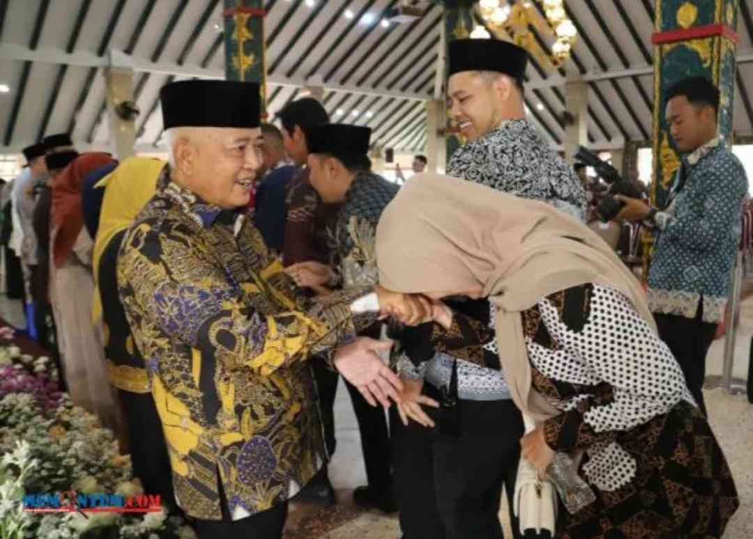 Apel Hari Pertama Kerja Pemkab Malang Diwarnai Santunan Keluarga ASN Meninggal