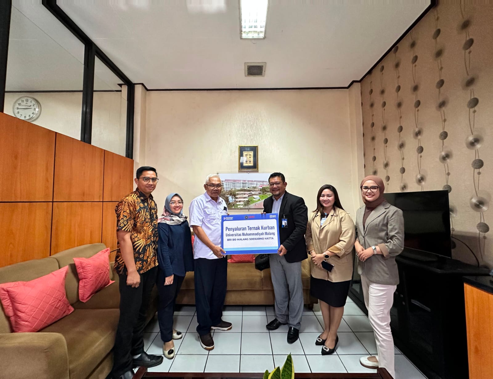 Sekira 2.000 karyawan dan pegawai UMM akan memanfaatkan berbagai layanan perbankan BRI. Senin (1/6/2026). (ADV)