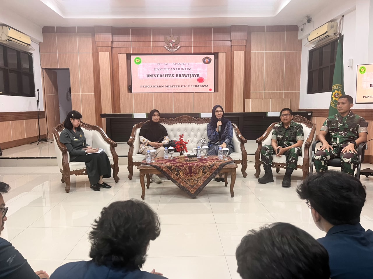 Mahasiswa FH UB Pelajari Penanganan TPPO dan Peradilan Militer Lewat Kuliah Lapang di Surabaya