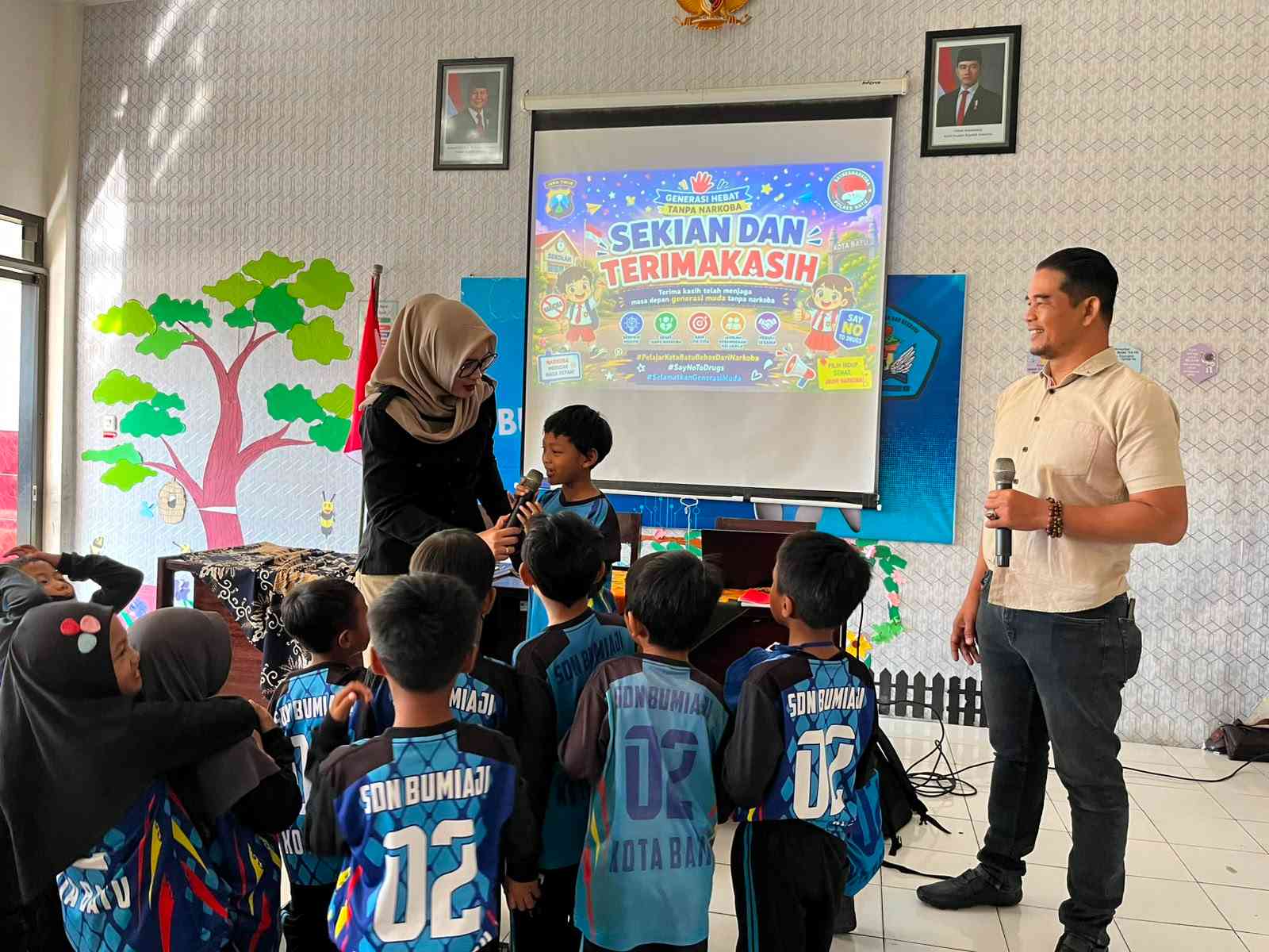 Satresnarkoba Polres Batu Perkuat Pencegahan, Pelajar Dibentengi Edukasi Bahaya Narkoba